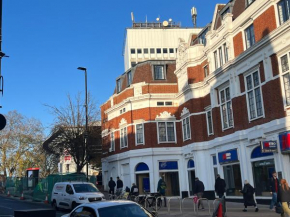 Belvue Serviced Apartment - Ealing Broadway, Ealing